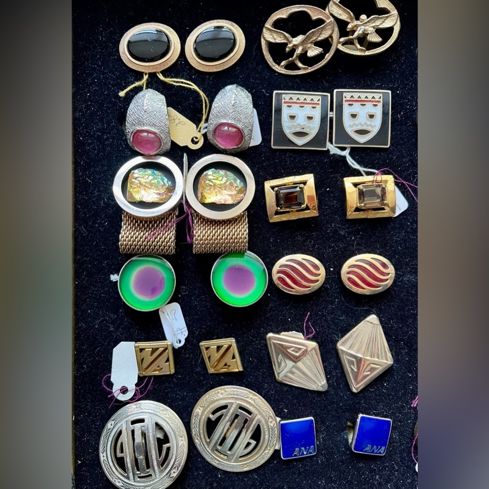 Lot of 12 vintage cufflinks perfect for the holidays